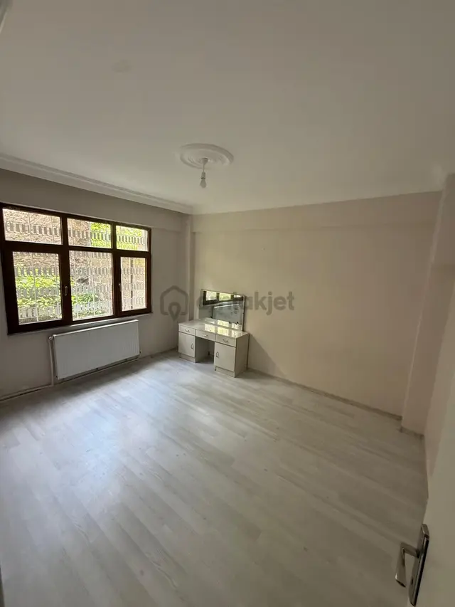 Niksar Emlak'tan Sehır Merkezınde Uygun Fıyat Kıralık Daire 3