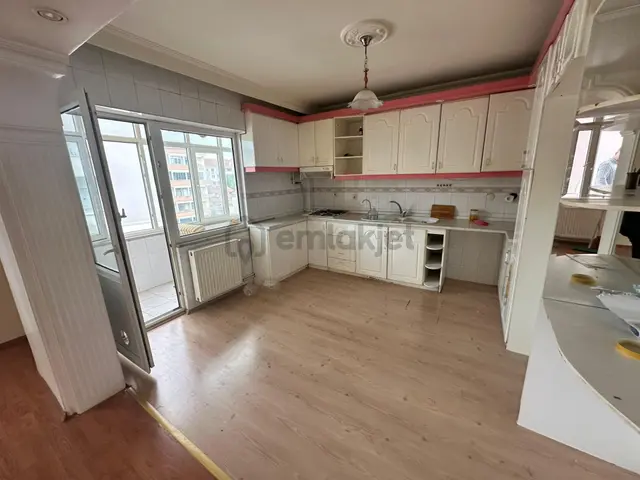 Molla Team'den Muhittin Mh.bağlariçi 3'te Kiralık 3+1 Net 130m2 3