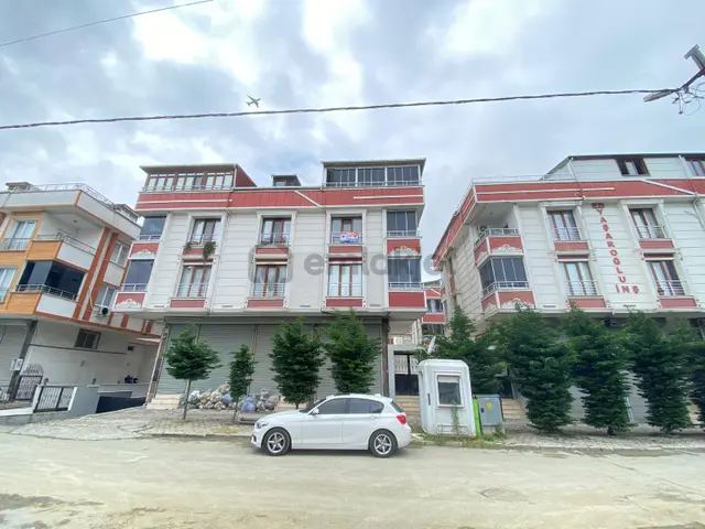 Arnavutköy Huzur Sitesinde Geniş Teraslı 1+1 Kiralık 2
