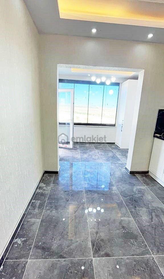 Göktürk'te Kat Ve Cephe Sçn. Yemek Ve Giyinme Odalı U.lüx 2.5+1 5