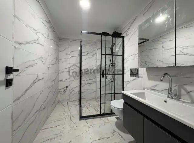 Kocaeli İzmit Yeni Mah De Havuzlu Sitede 3+165 M2 Satılık Daire 3