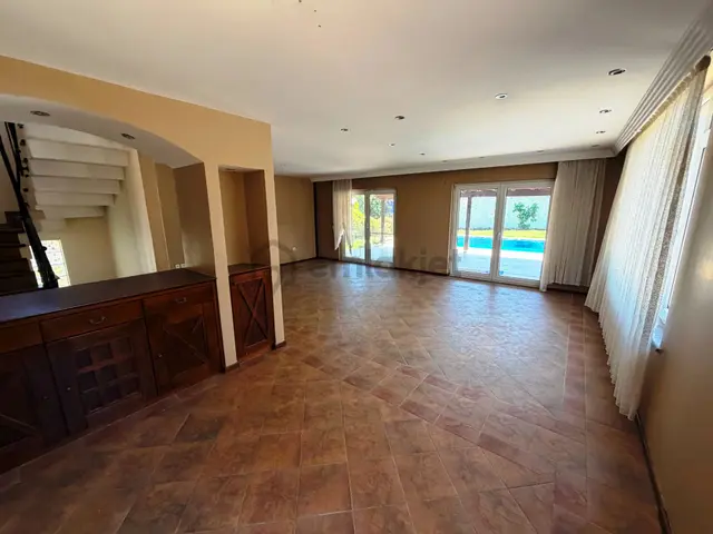 Tuzla Mercan'da 300m2 Özel Tasarımlı 3 Katlı Satılık Müstakil Ev 3