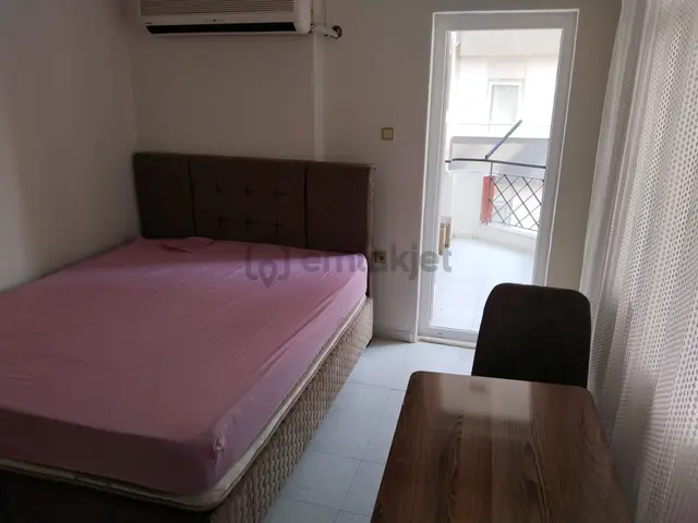 Adana Çukurovada Beyazevlerde İller Bankası Çivarında Eşyalı 1+1 Kiralık Fırsat Daire 4