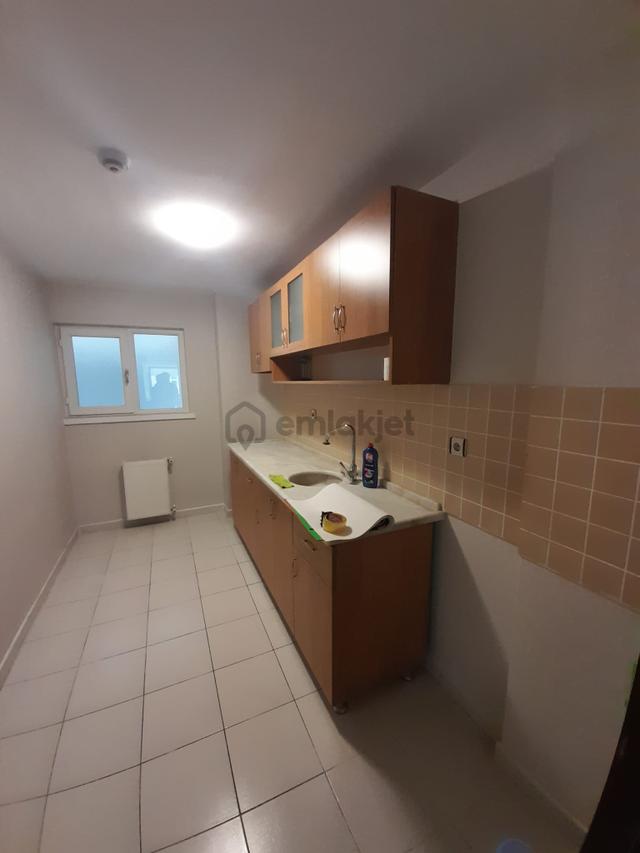 Strazburg Cad. Metro Yanı Kiralık Ofis 4