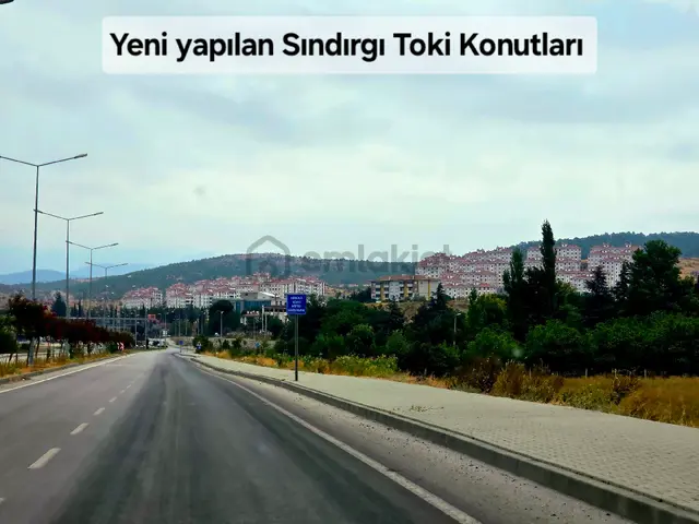 Balıkesir Sındırgı Osmanlarda Villa Bölgesi Asfalt Yola Sıfır Akarsulu 1440 M² Çok Uygun. Açıklamada 3