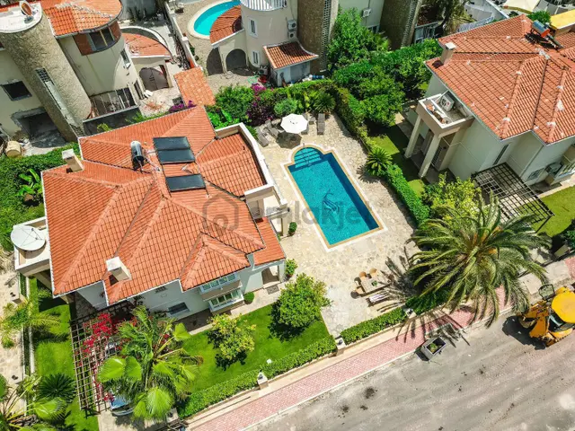 Günlük Kiralık Havuzlu Villa 3+1 Villa Marc 5