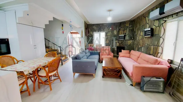 Sarımsaklıda Havuzlu Sitede Köşe Konumlu 3+1 Dubleks Villa Sarımsaklıda Havuzlu Sitede Köşe Konumlu 3+1 Dubleks Villa