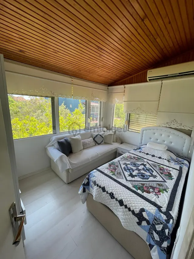 Sahibinden Urla Özbek Akkum'da Denize Çok Yakın Acil Satılık Villa 3