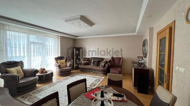 Uğur Mumcu’nun Merkezinde Ferah Ve Kullanışlı Satılık 3+1 Daıre 4