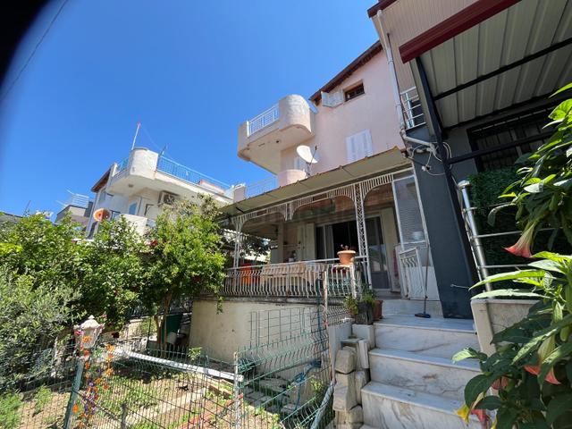 Aydınkent Sitesinde Bahçeli Deniz Manzaralı 3+1 Tripleks Villa 5