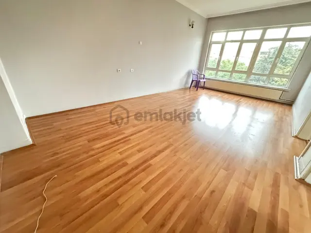 Lider Emlak'tan Malazgirt Caddesi Üzerinde 3+1 Kiralık Daire 3