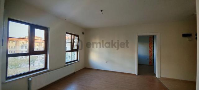 *karahasanlı Site İçinde 75m2* *2+1*acil Daire*kot 1 'de * 5