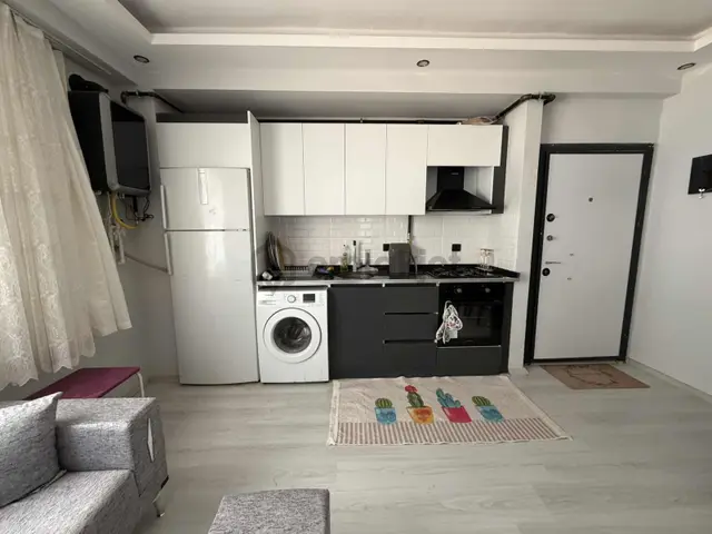 Umut Emlak'tan Şehir Merkezinde Satılık 1+1 Eşyalı Daire 3
