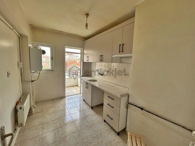 Şirintepe Mah.hocalı Cadde Yakını Arakat/110²ön Cephe 3+1 Daire.
