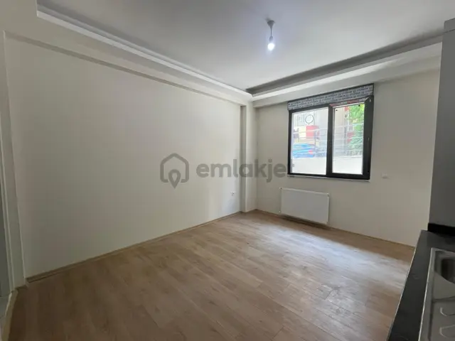 Üsküdar Libadiyede Merkezi Konumda, Yeni Binada, Boş 1+1 Daire 3