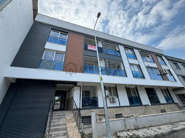 Zeki Emlak'tan Muradiye Mh. 2+1 Kapalı M. Kiralık Daire 1