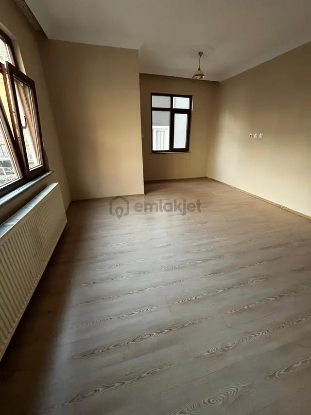 Deha Emlak`tan Kiralık 3+1 Daire Söğütlüde 3