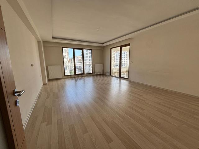 Deha Emlak`tan Kiralık 3+1 Daire Çukurçayır Aklıfe 3 Sitesi 5