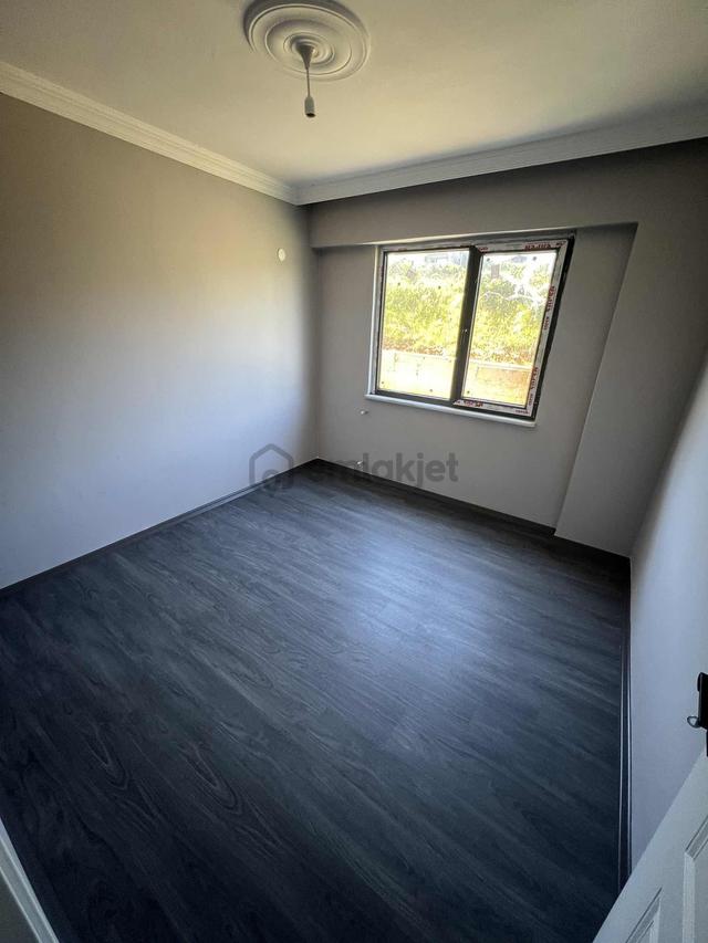 Fırsat İhtiyactan Geniş Bahçe Kullanımlı 3+1 Satılık Daire 5