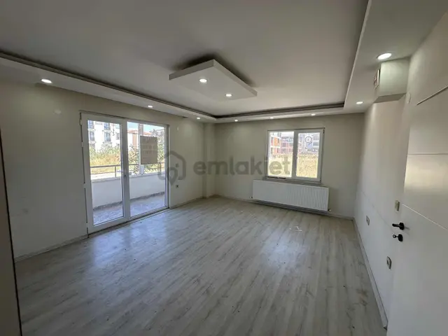 Merkezi Konumda 2+1 Bahçeli Doğalgazlı Daire 3