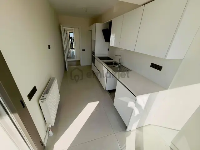 Karşıyaka Bostanlı Sahil'de Denize Sıfır Satılık 3+1 Yalı Diresi 4