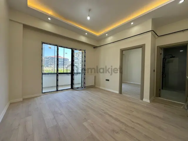 Atatürk Mh Tek Blok Site İçi Çift Balkonlu Sıfır 1+1 Daire 1