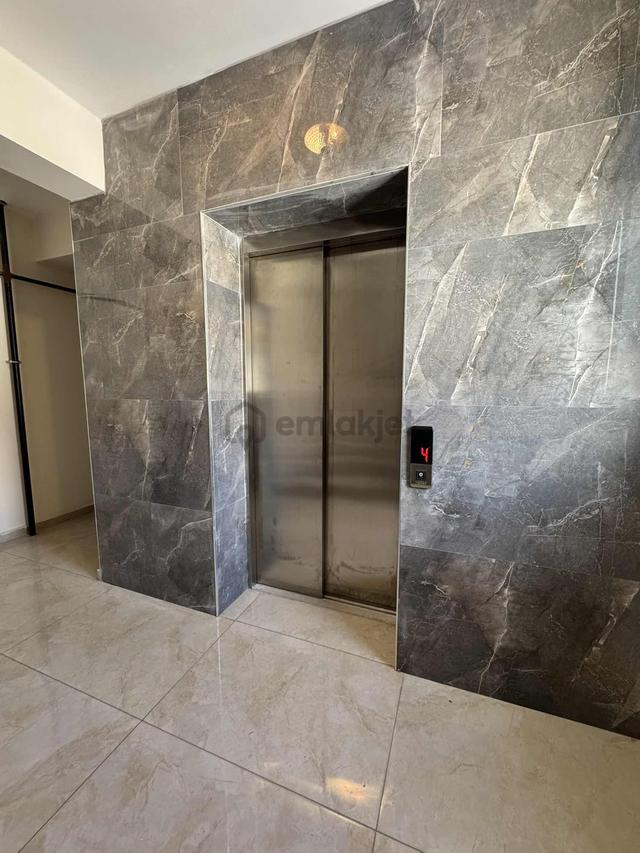 Murat Bey De İzban Yakını Site İçerisinde Kiralık 1+1 Daire 4