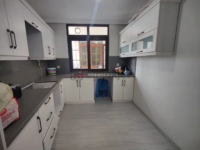 Redstone Şana'dan Meydan'da İçi Özel Yapım Kiralık 3+1 Daire 5