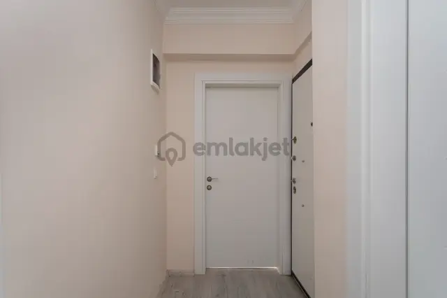 Foça Hacıveli Mah. Merkezi Konumda Satılık Bahçeli 2+1 Daire 4