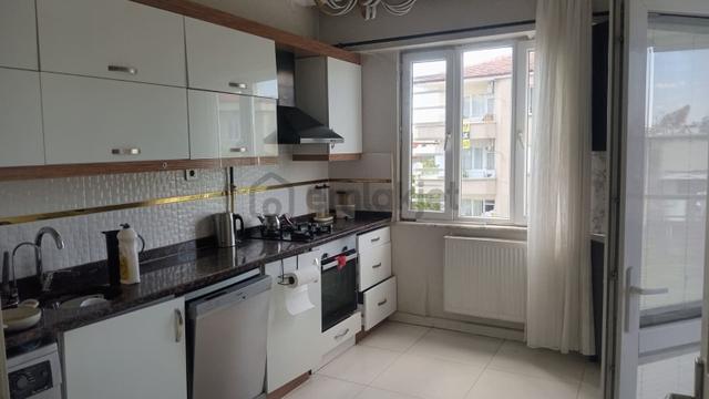 Kemal Bayındır Has.civarı Satılık 3+1 Bakımlı Asansörlü Daire 4