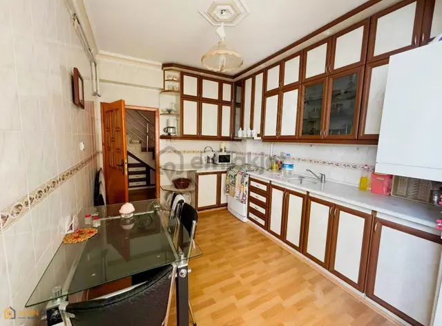 Şehitlik Mahallesinde Geniş Teraslı 6+1 Dubleks Satılık Daire 3