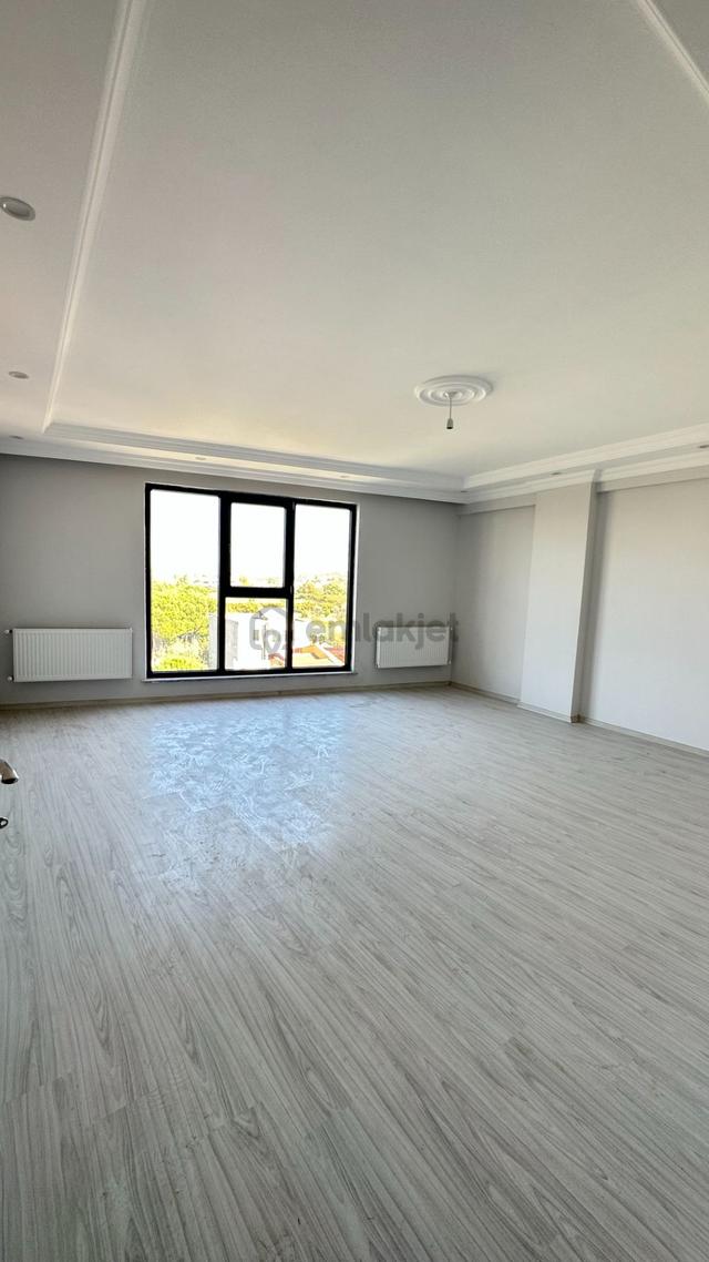 Lapseki Çardak'ta Deniz Ve Köprü Manzaralı Satılık 2+2 Dublex 4