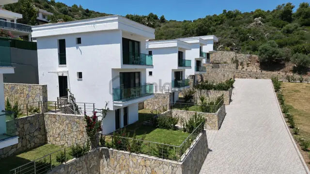 Milas Boğaziçi Göl Ve Doğa Manzaralı Satılık Villalar 3