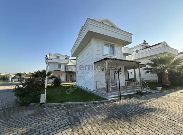 İzmir Dikili Palmiye Sitesinde Satılık 5+1 Villa 3