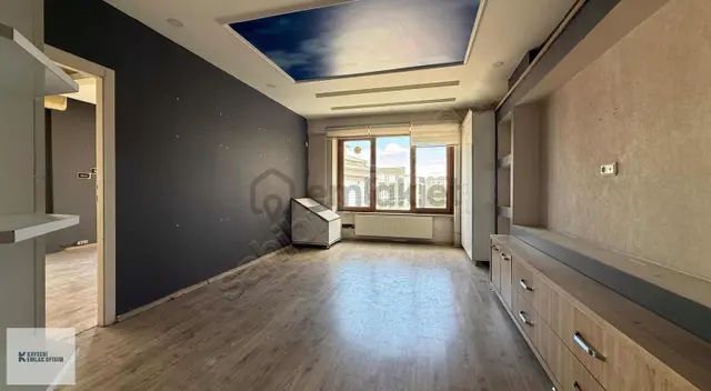 Cumhuriyet İşhanında 1+1 Full Yapılı 60 M2 Daire 2