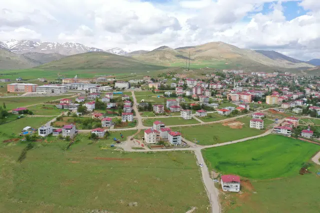 Tufanbeyli Cumhuriyet Mahallesinde Resmi Kurumlara Yakın Kaçırılmayacak Cazip Fırsat Daire 5