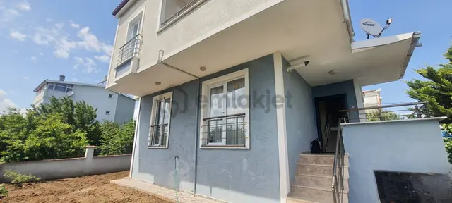 Tekirdağ Yeniçiftlik De Yaz Kış Oturmaya Uygun Müstakil Villa 2