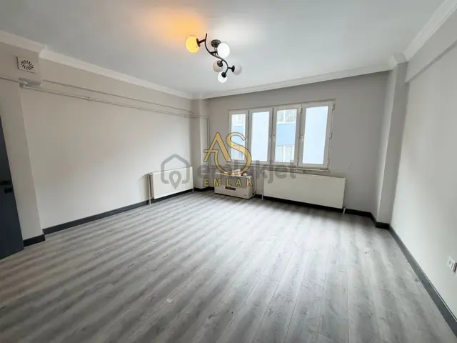 As Emlaktan 2+1 Üniversitenin Üst Kısmında Marmaraya Yakın Daire 2
