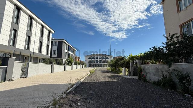 Kervancı Koru Evleri Yanında Site Arasında 372,74m² Satılık Arsa 3