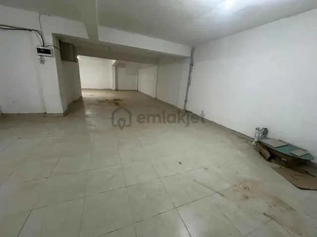 270m2 Kiralık Dükkan Araç Giriş Çıkışına Uygun 4