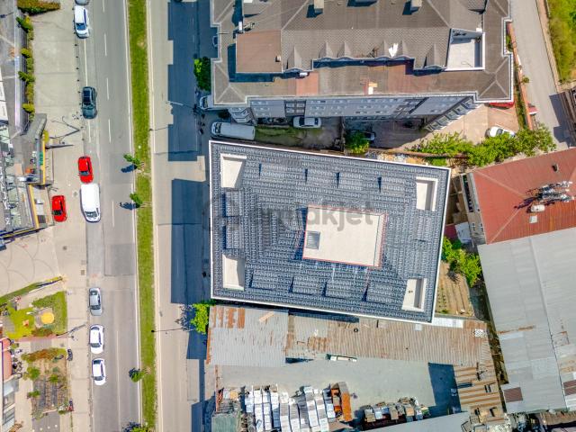 Çengelköy 'de Merkezi Konumda 4.500 M² Komple Kiralık Plaza 4