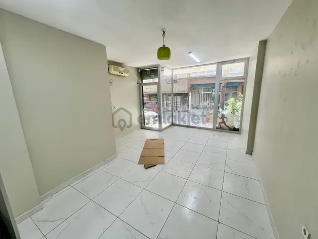 Seba'dan Sefaköy Merkez'de Mutfaklı Wc'li Kiralık Dükkan 25m2 1