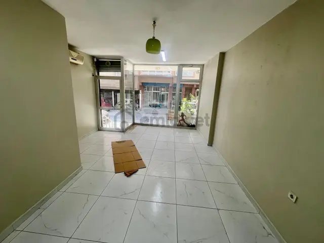Seba'dan Sefaköy Merkez'de Mutfaklı Wc'li Kiralık Dükkan 25m2 2