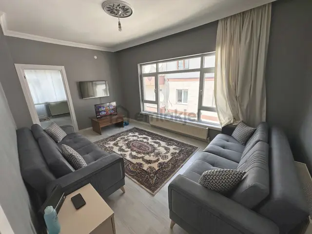 Şafaktepe Mahallesinde Merkezi Konumda Katta Full Yapılı 3+1 Satılık Daire
