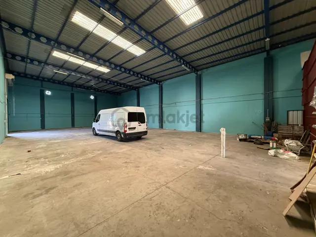 Karataş Bulvarında 750 M2 Kapalı Alan/250 M2 Açık Alanlı Kiralık İşyeri 1