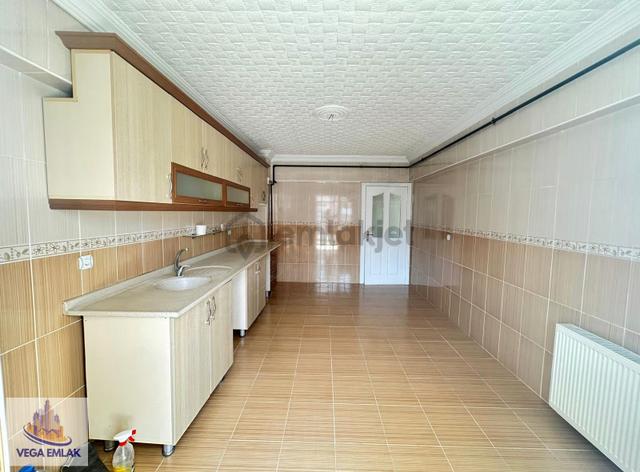 Vega Emlaktan Full Kredili Önü Açık 3+1 Satılık Köşebaşı Daire 3