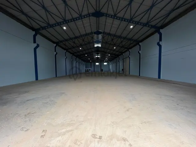 Karataş Caddesinde 1500 M2 Yüksek Tavanlı İşyeri/depo 3