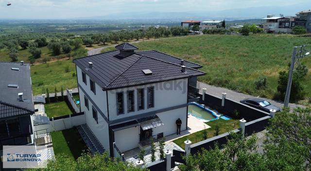 Manisa Şehzadelerde Müstakil Havuzlu Satılık Triplekex Villa 2