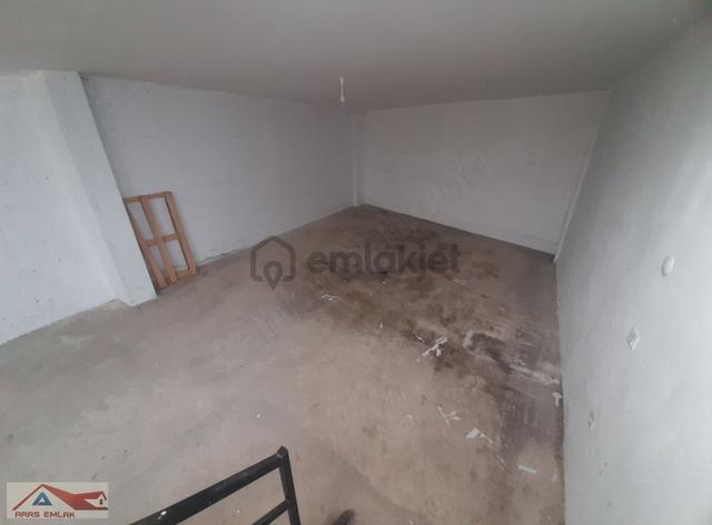 Ana Cadde Üzerinde 3 Katlı 300 M2 Kaçmaz Köşe Başı İşyeri 4