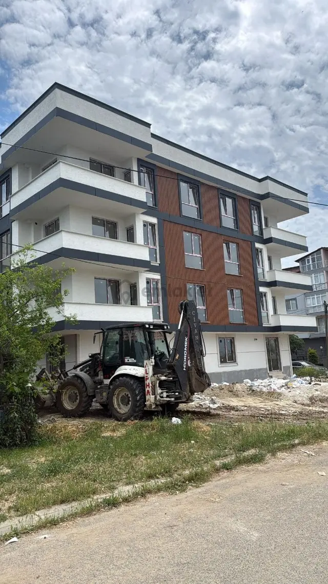 Kendine Ait Bahçeli 1+1 Yazlık 45 M2 Daire 2.900.000 Tl Kendine Ait Bahçeli 1+1 Yazlık 45 M2 Daire 2.900.000 Tl